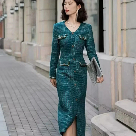 Elegant  Tweed dress - Picture 12 of 13